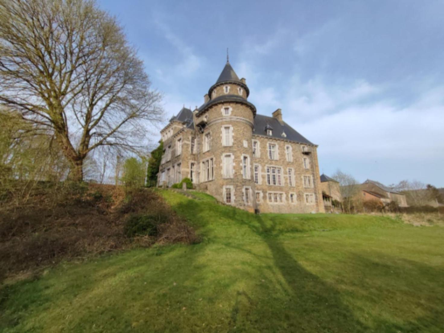 Le Petit Chateau De Blier Villa Érezée Екстериор снимка