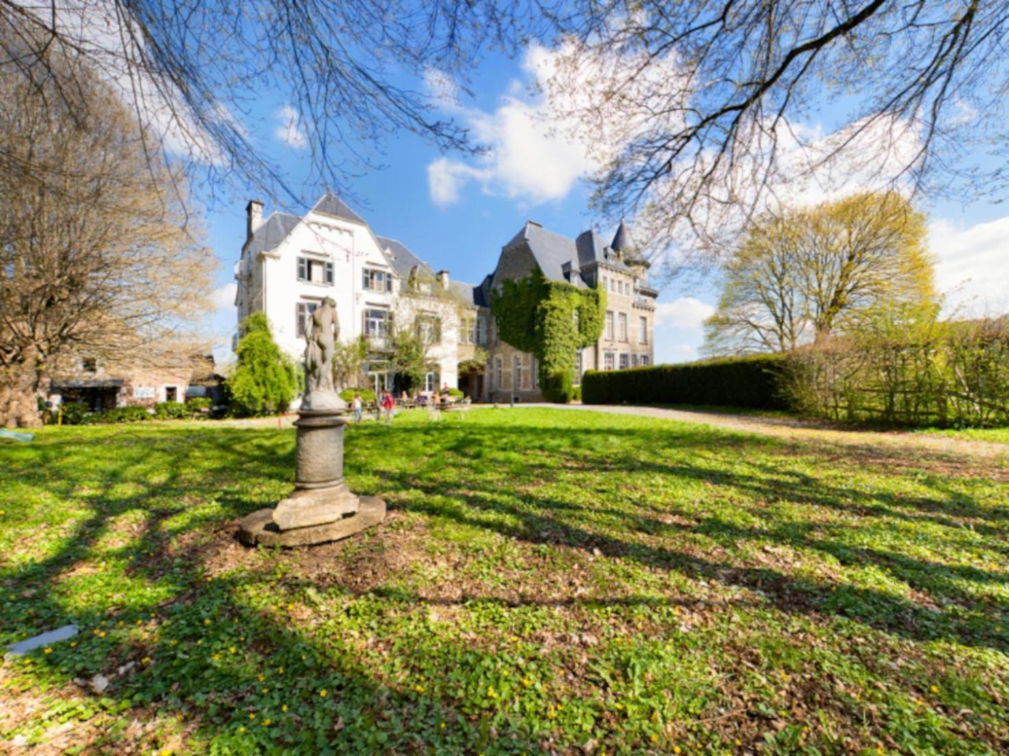 Le Petit Chateau De Blier Villa Érezée Екстериор снимка