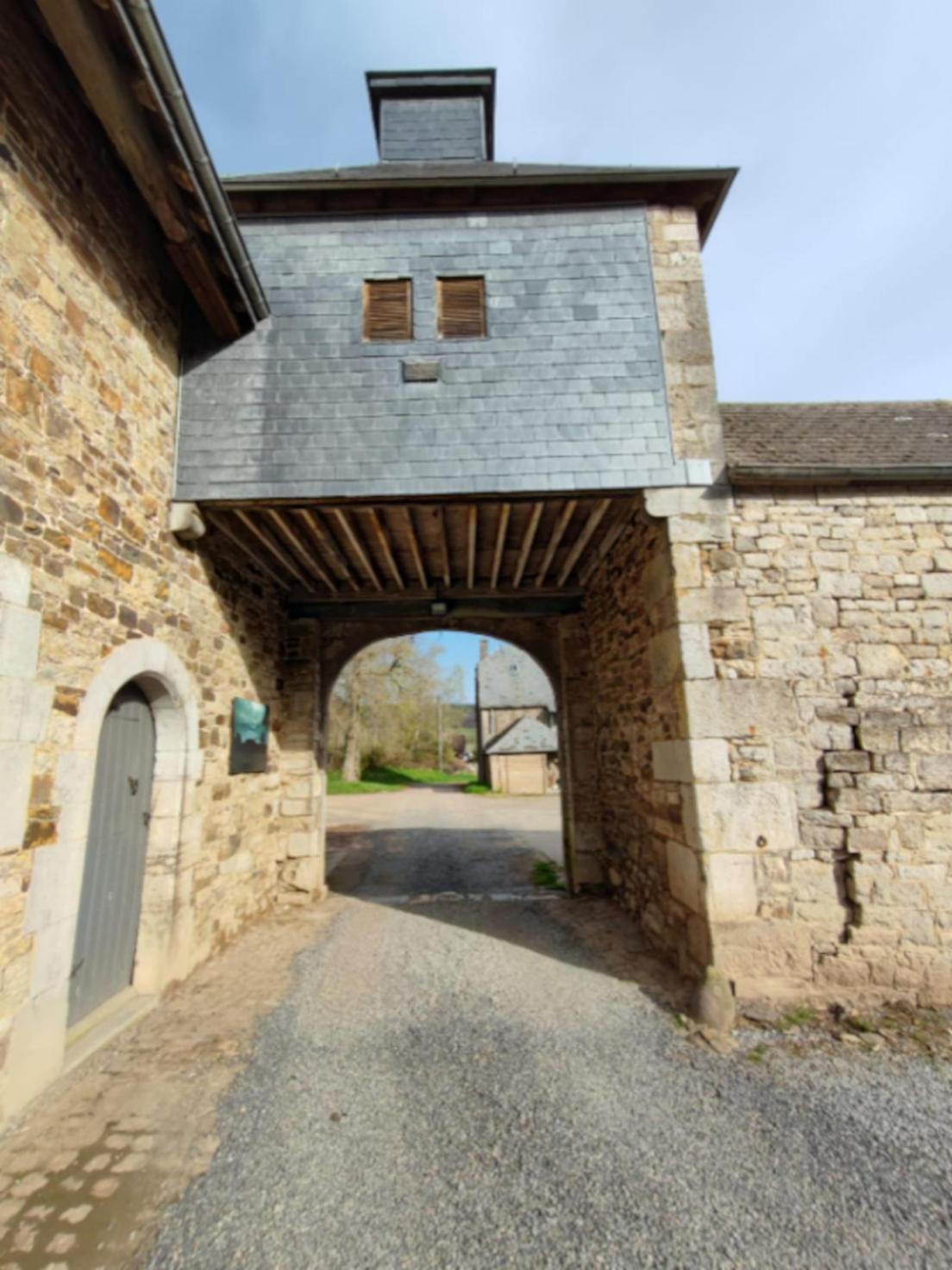 Le Petit Chateau De Blier Villa Érezée Екстериор снимка